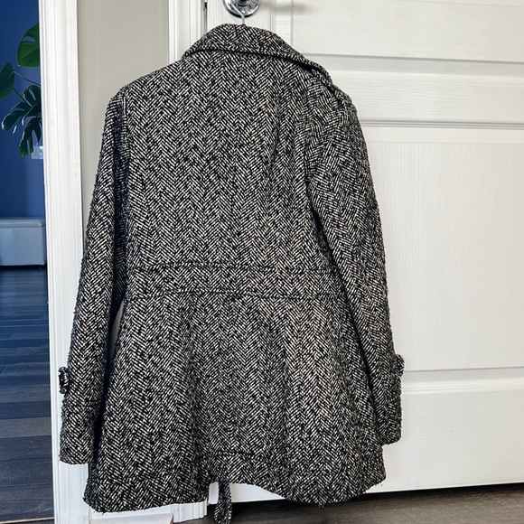 Forever 21 Winter Jacket - Picture 10 of 10